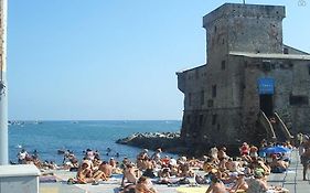 Rapallo trilocale con posto auto privato a 5 minuti a piedi dal mare